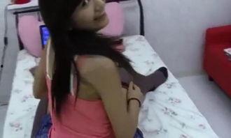 女主播依诺脱丝袜,丝袜诱惑，性感女主播的诱惑瞬间