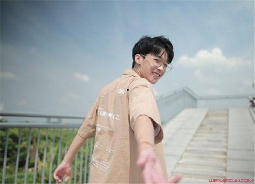 快手陈三背景,从草根逆袭到网红，揭秘他的成长之路